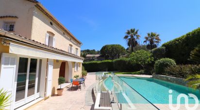 Traditional house 7 rooms of 230 m² in Mougins (06250)