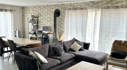 House 4 rooms of 90 m² in Saint-Gilles (30800)