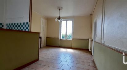 Village house 6 rooms of 176 m² in - (14170)