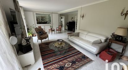 Maison traditionnelle 9 pièces de 263 m² à Sainte-Pazanne (44680)