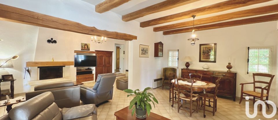 Maison traditionnelle 8 pièces de 189 m² à Saint-Marcel-d'Ardèche (07700)
