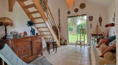 Traditional house 5 rooms of 75 m² in Queaux (86150)
