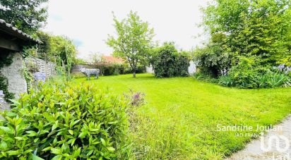 House 6 rooms of 140 m² in Cerny (91590)