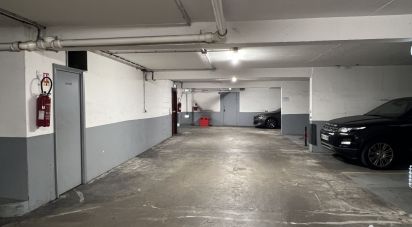 Parking of 16 m² in Paris (75008)