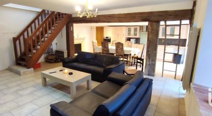Country house 7 rooms of 205 m² in Saint-Georges-le-Gaultier (72130)
