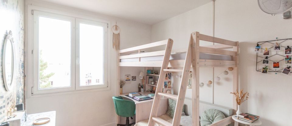 Apartment 3 rooms of 57 m² in Versailles (78000)
