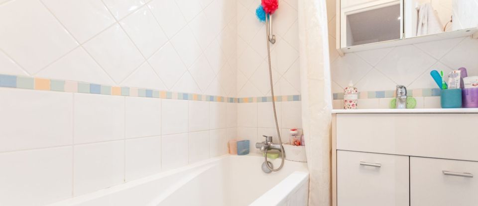 Apartment 3 rooms of 57 m² in Versailles (78000)