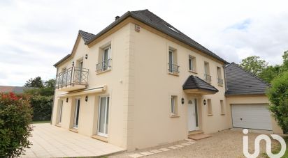 Maison traditionnelle 8 pièces de 278 m² à Saint-Rémy-lès-Chevreuse (78470)