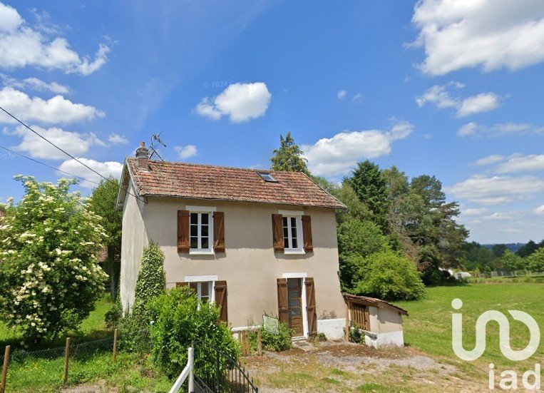 Maison 5 pièces de 60 m² à Châteauneuf-la-Forêt (87130)