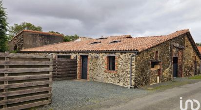Barn conversion 6 rooms of 149 m² in Essarts en Bocage (85140)