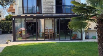 House 7 rooms of 120 m² in Beauchamp (95250)