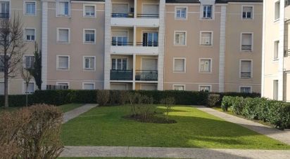 Apartment 1 room of 31 m² in Carrières-sous-Poissy (78955)