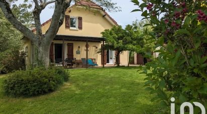 Traditional house 10 rooms of 230 m² in Sendets (64320)