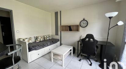 Studio 1 room of 25 m² in Les Clayes-sous-Bois (78340)