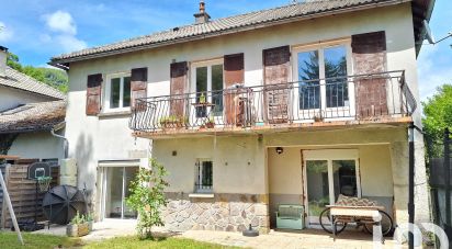House 9 rooms of 144 m² in Vic-sur-Cère (15800)
