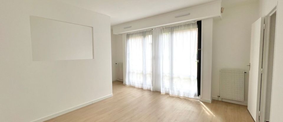 Apartment 1 room of 33 m² in Créteil (94000)
