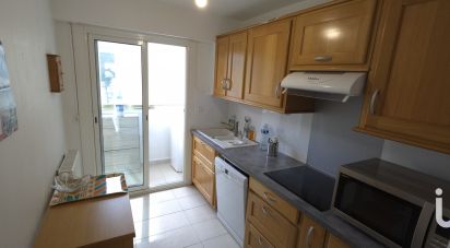 Apartment 3 rooms of 72 m² in Saint-Raphaël (83700)