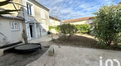 Maison de village 3 pièces de 80 m² à Oradour (16140)