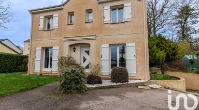 House 8 rooms of 172 m² in Plaisir (78370)
