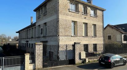 Building in Varennes-sur-Seine (77130) of 1,000 m²