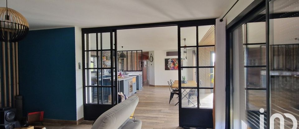 Maison 7 pièces de 180 m² à Eygurande-et-Gardedeuil (24700)