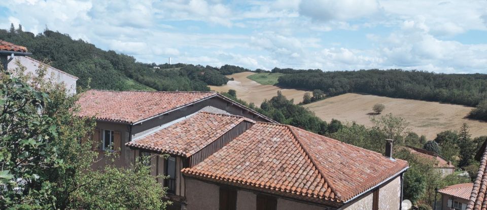 Village house 7 rooms of 300 m² in Castelnau-Barbarens (32450)