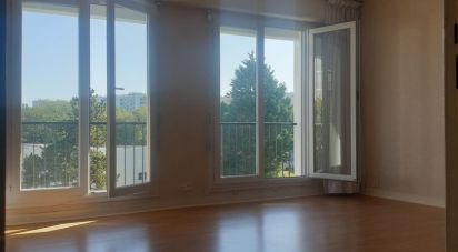 Apartment 3 rooms of 74 m² in Brest (29200)