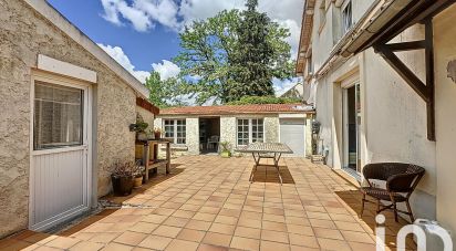 Traditional house 6 rooms of 130 m² in Orly (94310)