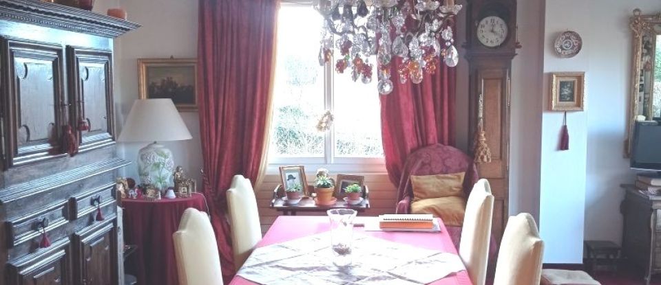 House 9 rooms of 270 m² in Coutances (50200)