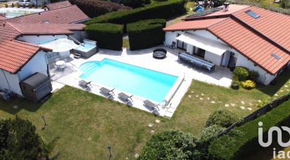Country house 5 rooms of 127 m² in Azur (40140)