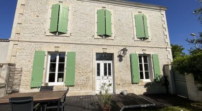 House 5 rooms of 202 m² in Sainte-Soulle (17220)