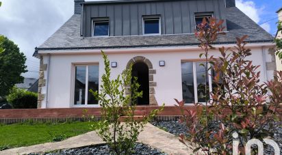 Traditional house 6 rooms of 160 m² in Vannes (56000)