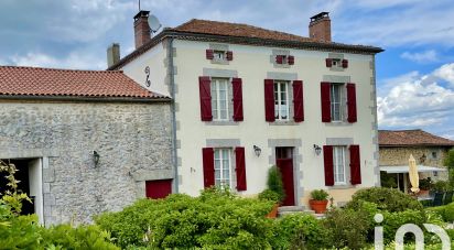 Maison de village 10 pièces de 225 m² à Saint-Mathieu (87440)