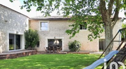 Maison traditionnelle 12 pièces de 365 m² à Châteauneuf-sur-Charente (16120)