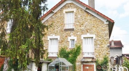 Maison 6 pièces de 95 m² à Corbeil-Essonnes (91100)