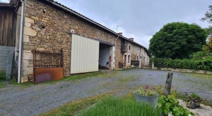House 6 rooms of 140 m² in Montbron (16220)