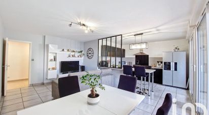 Apartment 3 rooms of 81 m² in Décines-Charpieu (69150)