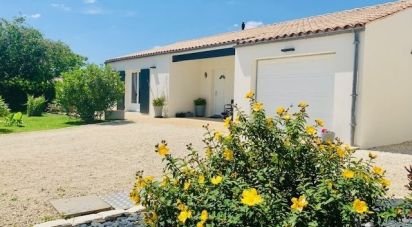 House 4 rooms of 123 m² in Saintes (17100)