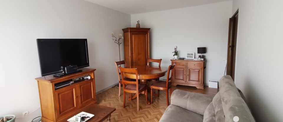 Apartment 3 rooms of 76 m² in Chartres (28000)