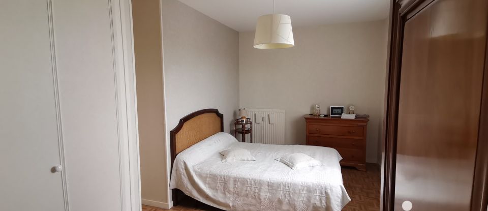 Apartment 3 rooms of 76 m² in Chartres (28000)