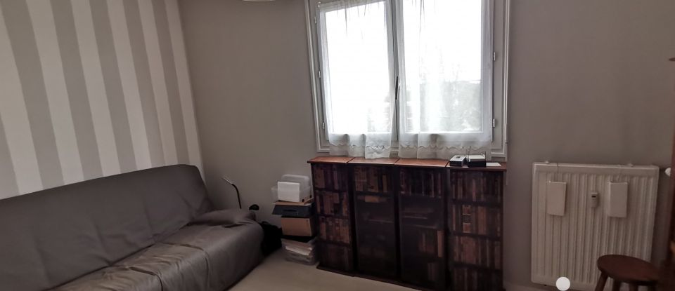 Apartment 3 rooms of 76 m² in Chartres (28000)