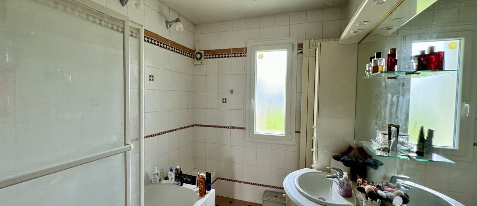 Architectural house 7 rooms of 250 m² in Cinqueux (60940)