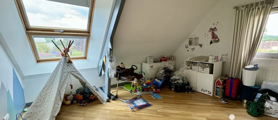 Architectural house 7 rooms of 250 m² in Cinqueux (60940)