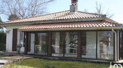 Maison 4 pièces de 89 m² à Sainte-Hélène (33480)