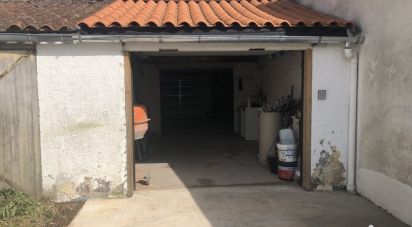 Parking of 90 m² in Rochefort (17300)