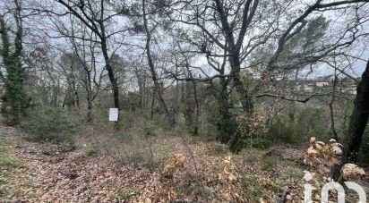 Land of 720 m² in Saint-Paul-en-Forêt (83440)