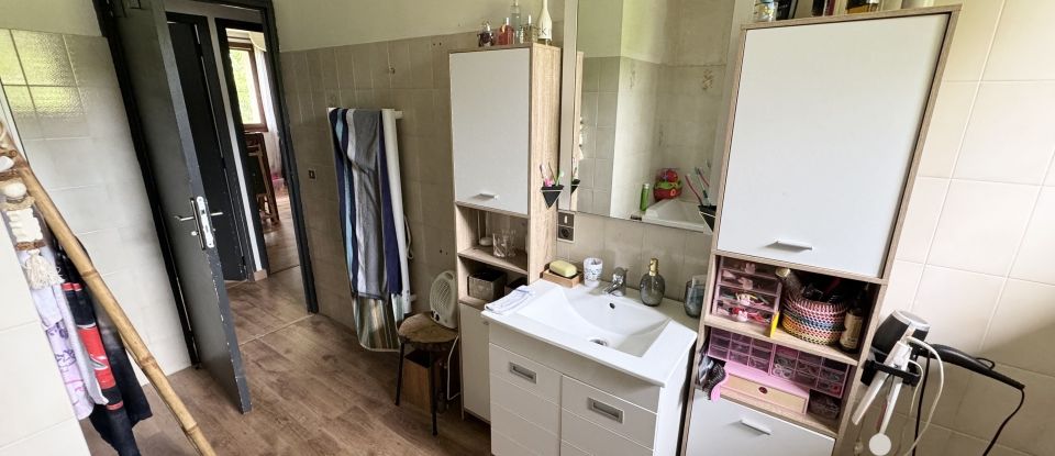 Traditional house 4 rooms of 84 m² in Latronquière (46210)