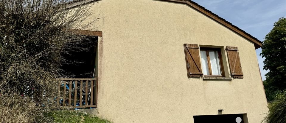 Traditional house 4 rooms of 84 m² in Latronquière (46210)