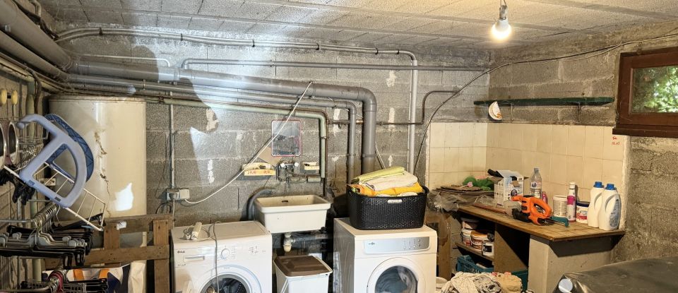 Traditional house 4 rooms of 84 m² in Latronquière (46210)