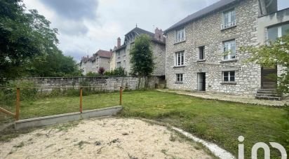 Maison 6 pièces de 138 m² à Saint-Pierre-lès-Nemours (77140)